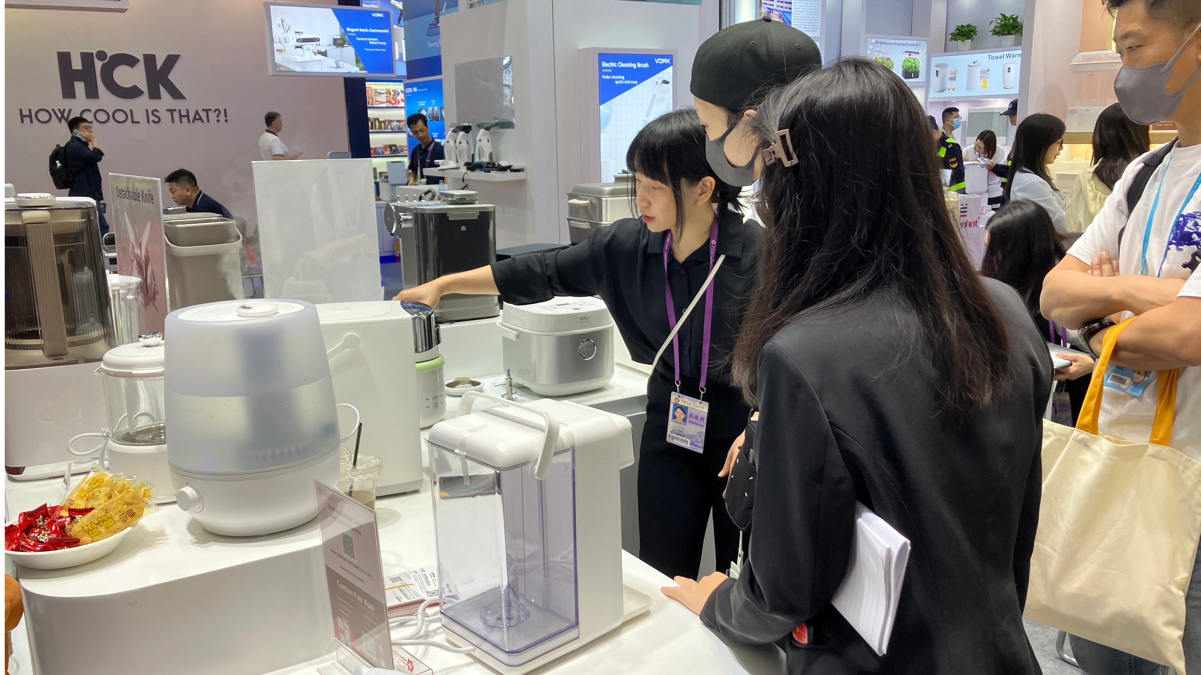 Bear Electric Appliance avvolge una vetrina di successo alla Fiera del Cantone del 2025